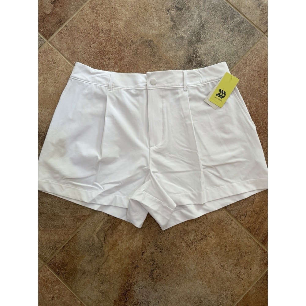 Women's All In Motion White 4" Inseam High-Rise Golf Shorts Size Large NWT